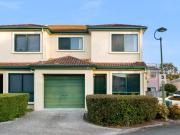 Modern, North facing, pet friendly townhouse!