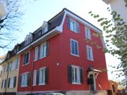 Modern, offene Küche und Gartensitzplatz