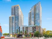 Modern One Bedroom Apartment, Great Location