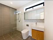 Modern One Bedroom Apartment in an Ideal Location