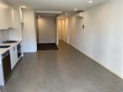 Modern one bedroom apartment in central location