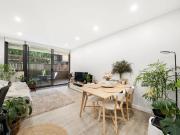 Modern one bedroom apartment in convenient Homebush...