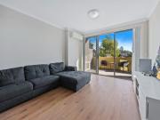 Modern One Bedroom Apartment in Great Location