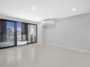 Modern one bedroom apartment in Kingswood Square