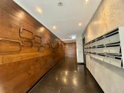 Modern One Bedroom Apartment in South Yarra