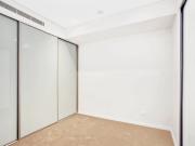 Modern One Bedroom Apartment Surrounding Scenic Parklands