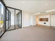 MODERN ONE BEDROOM APARTMENT WITH A CAR PARK!