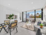 98 sqm Modern oversized 1 bedroom Apartment in prime...