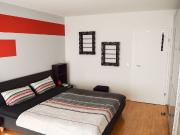 Modern penthouse apartment near city & university, fully...