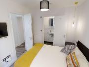 Modern Professional Home Near Airbus & MOD