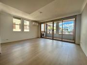 Modern Renovated 2 Bedroom Apartment