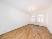 Modern renoviert: 3 Zimmer mit Parkett, Balkon & Badewanne