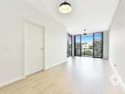Modern residence | Open balcony | Floorboards throughout