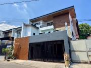 DETACHED & DISTINGUISHED: 3 Floors of Modern Living @...
