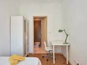 Modern single bedroom with private bathroom in Saldanha...