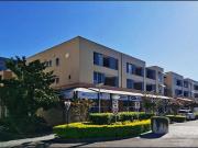 Modern & Spacious 3 Bedroom Apartment with Double Garage...