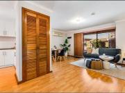 Modern & Spacious 3 BR Living in Sought After Lockleys –...