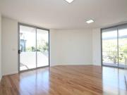 Modern & Spacious Apartment