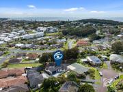 Modern & Spacious Family Living With Pool