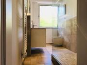 Modern & spacious studio located in the heart of Essen,...