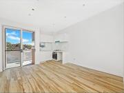 Modern & Spacious Studio ready to move in