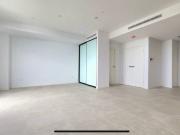 Modern Studio Apartment – Walk to Train Station