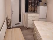 Modern studio flat/All bills included/No deposit