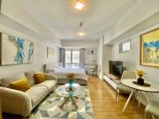 Modern Studio Fully Furnished Two Maridien Condo for...