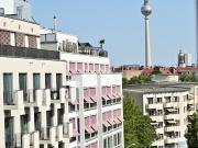 Modern Studio with Balcony & Park Views – Central...