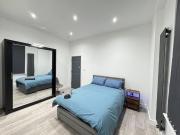 Modern studios in L9, bills included