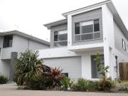 Modern stylish 4 bedrooms 3 bathrooms wonderful sized...