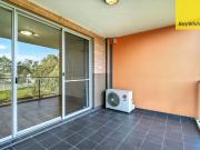 MODERN, STYLISH & WALK TO HOSPITAL PRECINCT
