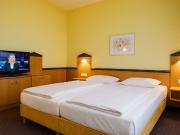 Modern Suite with Kitchenette, Balcony & Refreshing Air...