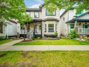 Modern Terwillegar Oasis