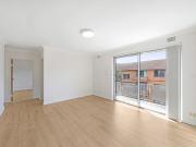 Modern Three Bedroom Apartment!