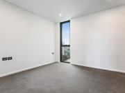 Modern three bedroom apartment in downtown Zetland