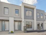 Modern Three Bedroom Townhouse in a Prime Craigieburn...