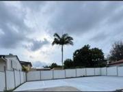 Modern Three Bedroom Unit Great location and close to...