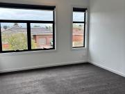 MODERN TOWNHOUSE FOR RENT