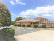 Modern Townhouse, Great Complex, Fabulous location!