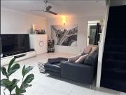 Modern townhouse in a great location!