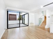 Modern Townhouse in Boutique Development