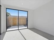 Modern Townhouse in Convenient Location!