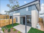 Modern Townhouse in Convenient Location Saturday...
