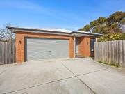 Modern Townhouse in Popular Brown Hill