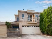 Modern Townhouse with Private Courtyard