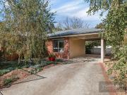 MODERN TOWNHOUSE WITH STUNNING BILLABONG VIEWS