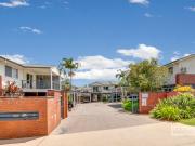 Modern Townhouse with Superb Central Location 7/14...