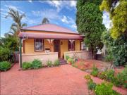 Modern Tranquillity in the Heart of Convenience Stylish...