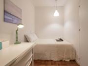 Modern twin bedroom with balcony in Saldanha Room 9